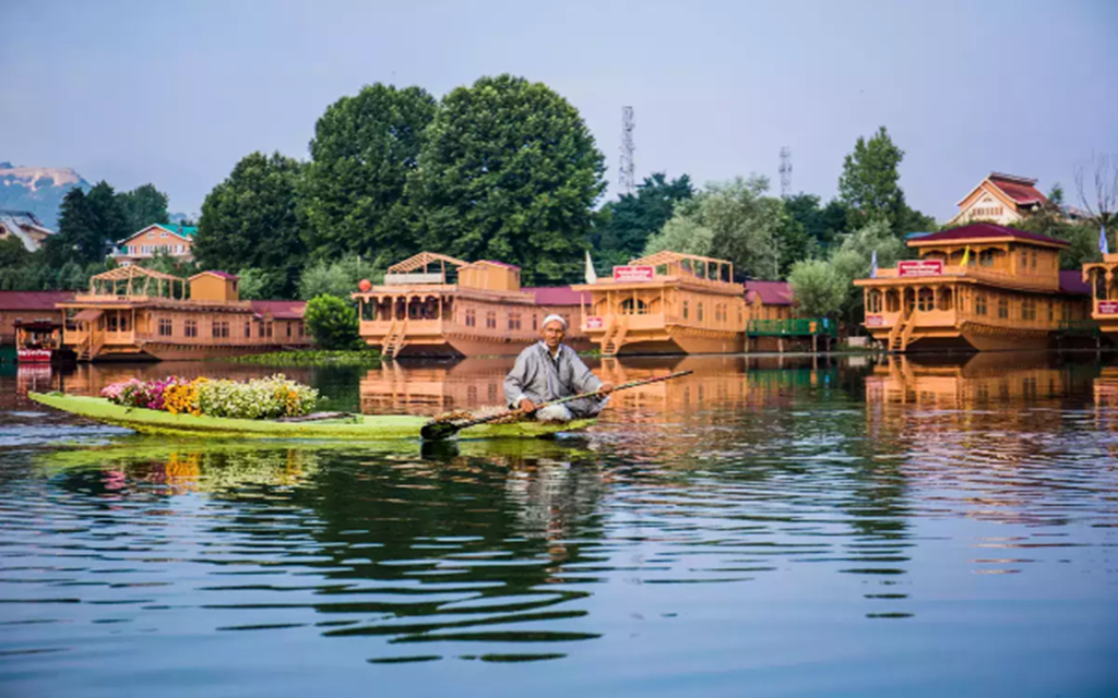 kashmir Tour Packages from delhi