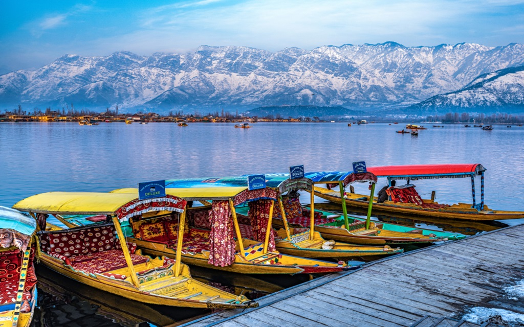 Kashmir tour packages from Delhi